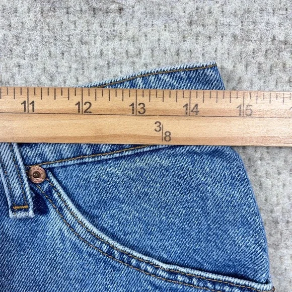 Vintage Levis Shorts Women Junior Size 9 Slim Fit 912 90s Med Wash 1997 29" W - Picture 10 of 11